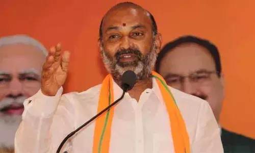 బండి సంజయ్ పాదయాత్ర వాయిదా