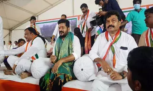 కేసీఆర్ దత్తత గ్రామంలో ప్రారంభమైన రేవంత్ దీక్ష