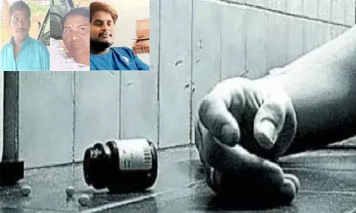 విషాదం.. అప్పుచేసి పారిపోయిన పెద్ద కొడుకు.. కుటుంబం ఆత్మ‌హ‌త్య‌