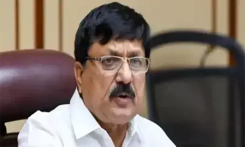 విద్యార్థినిపై గ్యాంగ్ రేప్.. కర్ణాటక హోంమంత్రి వివాదాస్పద వ్యాఖ్యలు