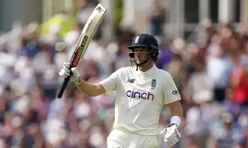 జోరూట్ సెంచరీ.. తొలి ఇన్నింగ్సులో భారీ ఆధిక్యం దిశగా ఇంగ్లాండ్