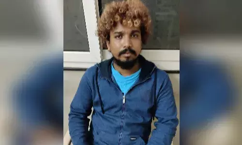 సమస్యలు తీరుస్తా.. నాకు దైవ శక్తులు ఉన్నాయంటూ..