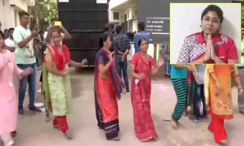 భవీనాకు భారీ నజరానా.. స్వస్థలంలో సంబురాలు..
