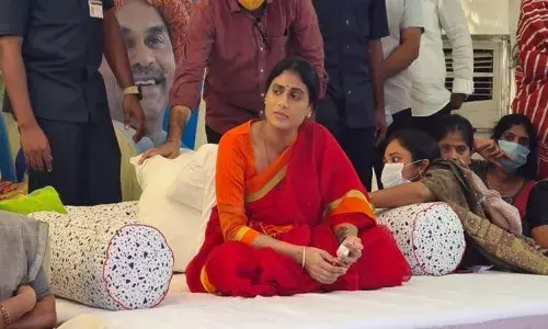 కేసీఆర్ ఇలాకా గ‌జ్వేల్‌లో రేపు వైఎస్‌ షర్మిళ దీక్ష