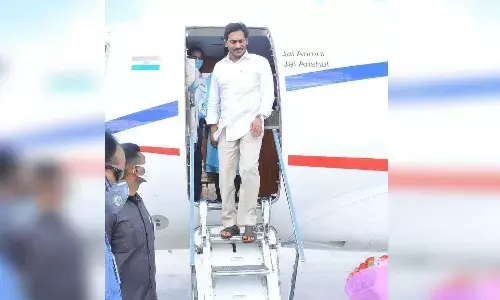 తాడేపల్లి చేరుకున్న సీఎం జగన్.. రేపు, ఎల్లుండి కడప జిల్లా పర్యటన