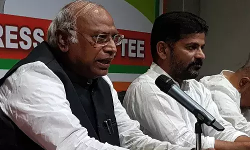 ఇన్ డైరెక్ట్‌గా రిజర్వేషన్లు ఎత్తివేసే ప్లాన్ చేస్తున్నారు : మల్లికార్జున ఖర్గే