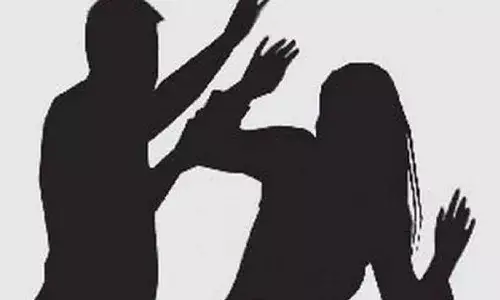 అద‌న‌పు క‌ట్నం తేకుంటే.. ఫోటోలు, వీడియోలు సోష‌ల్ మీడియాలో పెడ‌తా