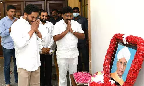 చదువే తరగని ఆస్తి.. గురువే రూపశిల్పి