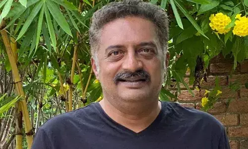 విందుకు పిలిచిన ప్రకాష్ రాజ్