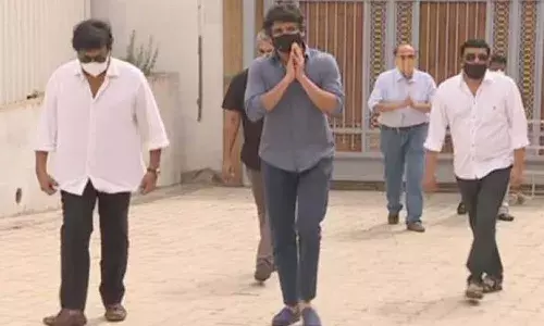 పిలుపు వచ్చింది.. సీఎం జగన్ ను కలవనున్న చిరంజీవి అండ్ టీమ్