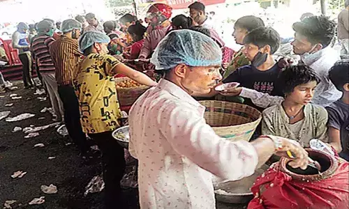 పానీపూరీ బండి వ్యక్తికి అమ్మాయి పుట్టింది.. అతడేమి చేశాడంటే..!