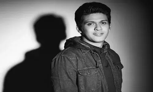 అఫిషియల్ : త్రివిక్ర‌మ్ నిర్మాణంలో జాతిర‌త్నాలు హీరో చిత్రం