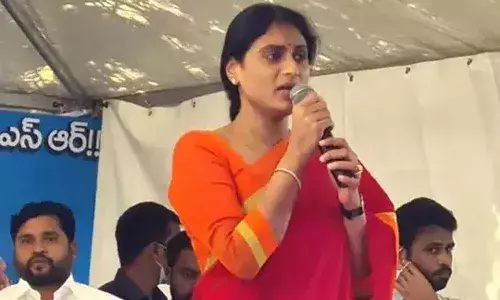 సీఎం కేసీఆర్ స్పందించేంతవరకూ నిరాహార దీక్షకు కూర్చుంటా : నిప్పులు చెరిగిన షర్మిల