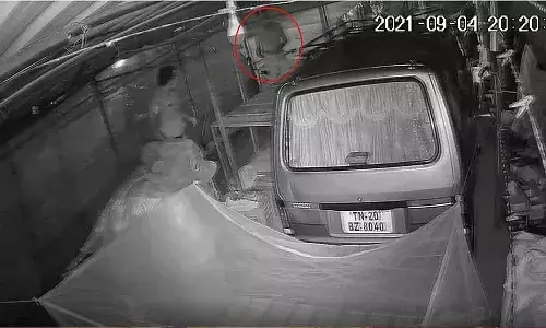 చిత్తూరు జిల్లాలో దొంగతనం చేసి పట్టుబడ్డ పోలీసు.. అలా ప్రాణాలను వదిలాడు