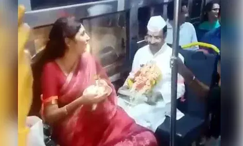 ఆర్టీసీ బస్సులో వినాయకుడితో సజ్జనార్