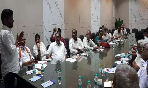 టీఆర్ఎస్, బీజేపీయేతర పక్షాలు భేటీ : ఇకపై సీరియస్ గా పోరాటం అంటున్నారు