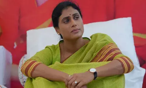 వైఎస్ షర్మిల అరెస్ట్