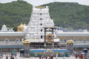 తిరుమల శ్రీవారి దర్శనానికి టీకా సర్టిఫికేట్ తప్పనిసరి తిరుమల శ్రీవారి దర్శనానికి టీకా సర్టిఫికేట్ తప్పనిసరి