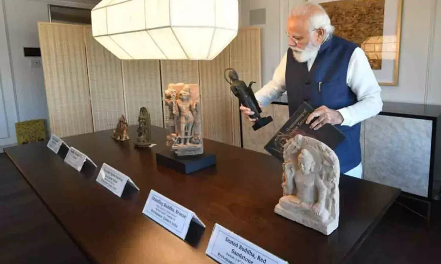 ఆ కళాఖండాలను భారత్‌కు అప్పగించిన అమెరికా..!