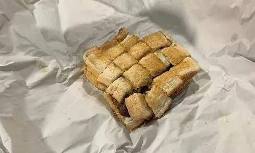 వెరైటీగా బిల్‌ కట్టిన కస్టమర్‌.. ఆర్డర్‌ డెలివరీ కూడా వెరైటీగానే..!