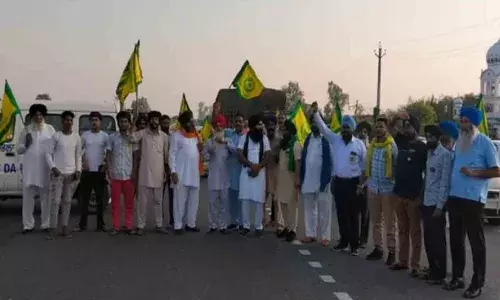 భారత్ బంద్ జరుగుతూ ఉండగా.. ఆత్మహత్య చేసుకున్న రైతు