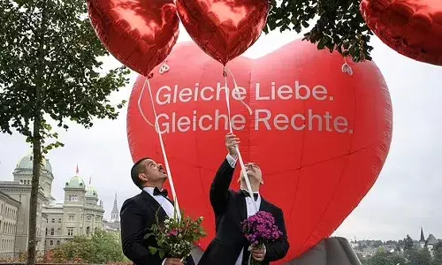 స్వలింగ వివాహాలకు ఒకే చెప్పిన స్విట్జర్లాండ్‌ ప్రజలు..!