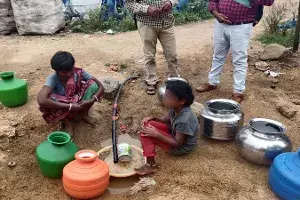 గుర్తింపు లేని నిర్భాగ్యులు : శాంతినగర్ బస్తీ వాసులు గుర్తింపు లేని నిర్భాగ్యులు : శాంతినగర్ బస్తీ వాసులు