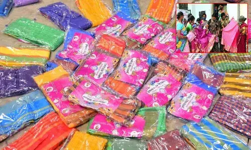 ప్రభుత్వ కానుక.. నేటి నుంచి బతుకమ్మ చీరల పంపిణీ