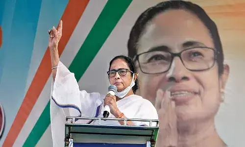 భవానీపూర్లో భారీ ఆధిక్యంలో మమతా బెనర్జీ