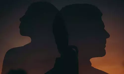 మహిళతో సబ్ ఇన్స్పెక్టర్ రాసలీలలు.. బయట పెట్టింది ఎవరంటే..?