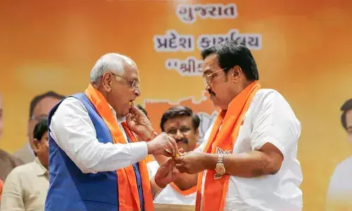 గాంధీ నగర్ మున్సిపాలిటీలో దుమ్ము రేపిన బీజేపీ