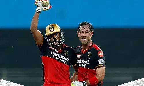 చివరి బంతికి సిక్స్ బాదిన తెలుగు కుర్రాడు.. బెంగళూరు అనూహ్య విజయం