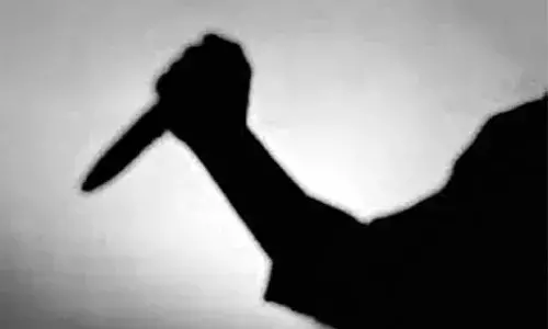 కూతురిని వేధిస్తున్నాడని.. అల్లుడిపై మామ కత్తితో దాడి