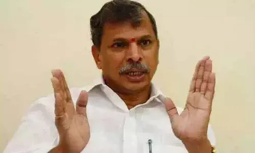 మంత్రి పెద్దిరెడ్డి వ్యాఖ్యలు హాస్యాస్పదం