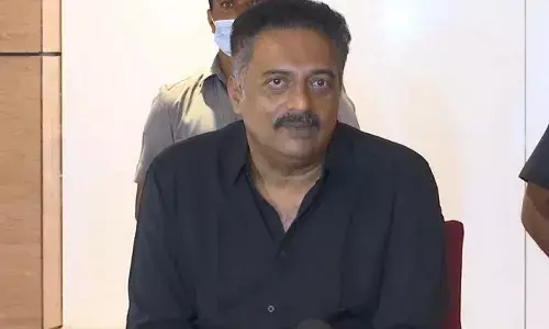 ఓటమి బాధ.. సంచలన నిర్ణయం తీసుకున్న ప్రకాష్ రాజ్