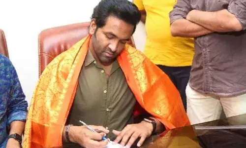 మా అధ్యక్షుడిగా బాధ్యతలు స్వీకరించిన మంచు విష్ణు.. ఆ ఫైల్పై తొలి సంతకం