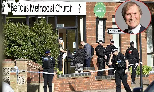 బ్రిటన్ ఎంపీ దారుణ హత్య.. అందరూ చూస్తుండగానే..