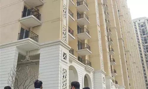 25వ అంతస్తు నుంచి కిందపడ్డ కవలలు.. కారణం ఏమిటంటే..