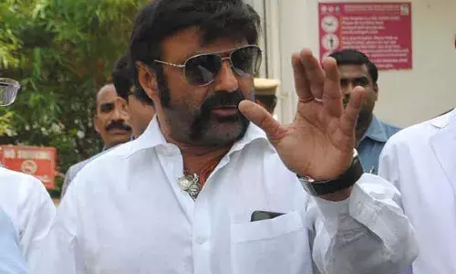 హిందూపురం ప్రభుత్వాస్పత్రిలో బాలకృష్ణ ఆకస్మిక తనిఖీ.. తీవ్ర ఆగ్రహం