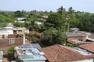 ఆ గ్రామంలో దెయ్యం భయ్యం.. భూత వైద్యుడు చెప్పాడని ఊరు ఖాళీ..! ఆ గ్రామంలో దెయ్యం భయ్యం.. భూత వైద్యుడు చెప్పాడని ఊరు ఖాళీ..!