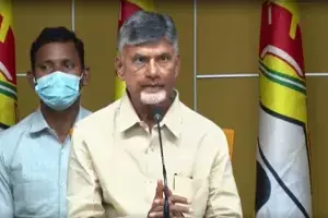 నా టెంపర్ లూజ్ అయితే తట్టుకోలేరు : దాడులపై నిప్పులు చెరిగిన చంద్రబాబు నా టెంపర్ లూజ్ అయితే తట్టుకోలేరు : దాడులపై నిప్పులు చెరిగిన చంద్రబాబు
