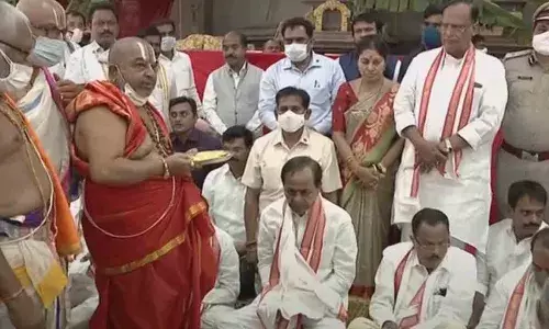 యాదాద్రి లక్ష్మినరసింహ స్వామిని దర్శించుకున్న సీఎం కేసీఆర్