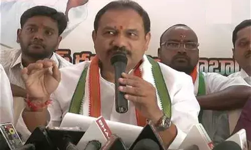 టీఆర్ఎస్ ప్రభుత్వంలో అవినీతికి పాల్పడి.. బీజేపీ నుంచి పోటీ..