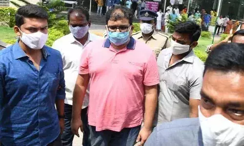 పట్టాభికి బెయిల్.. టీడీపీ ఆఫీసుకు మంగళగిరి పోలీసుల నోటీసులు