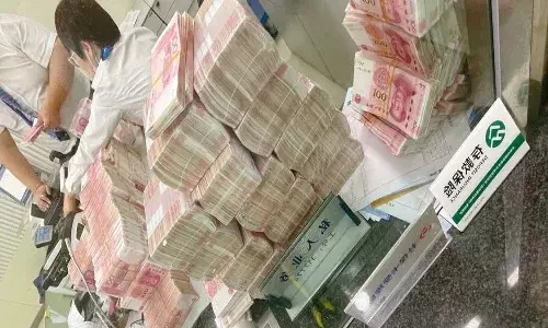 బ్యాంకుపై కోపంతో మిలీయనీర్‌ ఏం చేశాడంటే..!