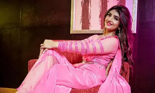 పెళ్లి సందడి హీరోయిన్ వెనుక పడుతున్న కుర్ర హీరోలు.!