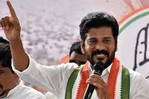 తెలంగాణ తల్లిని కాదని.. తెలుగు తల్లికి పెద్ద పీట వేశారు తెలంగాణ తల్లిని కాదని.. తెలుగు తల్లికి పెద్ద పీట వేశారు