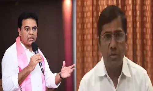 ఫ్లెక్సీలతోనే లీడర్లు అవుతారా..? అని నగరమంతా గులాబీమయం చేశారు