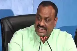 రేషన్ షాపు కంటే బహిరంగ మార్కెట్ ఉత్తమం అనే పరిస్థితి తీసుకొచ్చారు రేషన్ షాపు కంటే బహిరంగ మార్కెట్ ఉత్తమం అనే పరిస్థితి తీసుకొచ్చారు