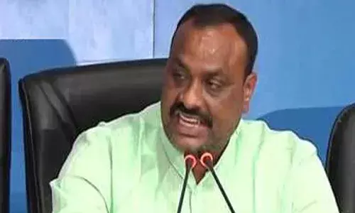 రేషన్ షాపు కంటే బహిరంగ మార్కెట్ ఉత్తమం అనే పరిస్థితి తీసుకొచ్చారు